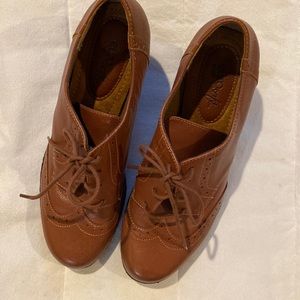 EuroSoft Sofft Shoes Healed Oxfords